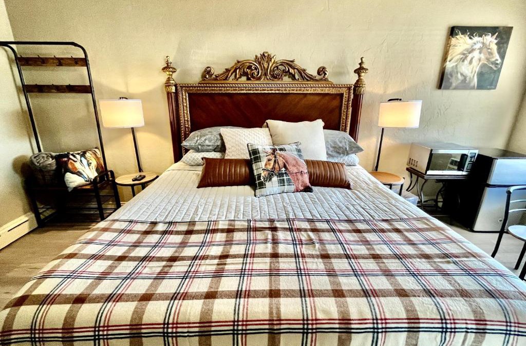 Historic Downtown Hotel | Shamrock Cove Inn