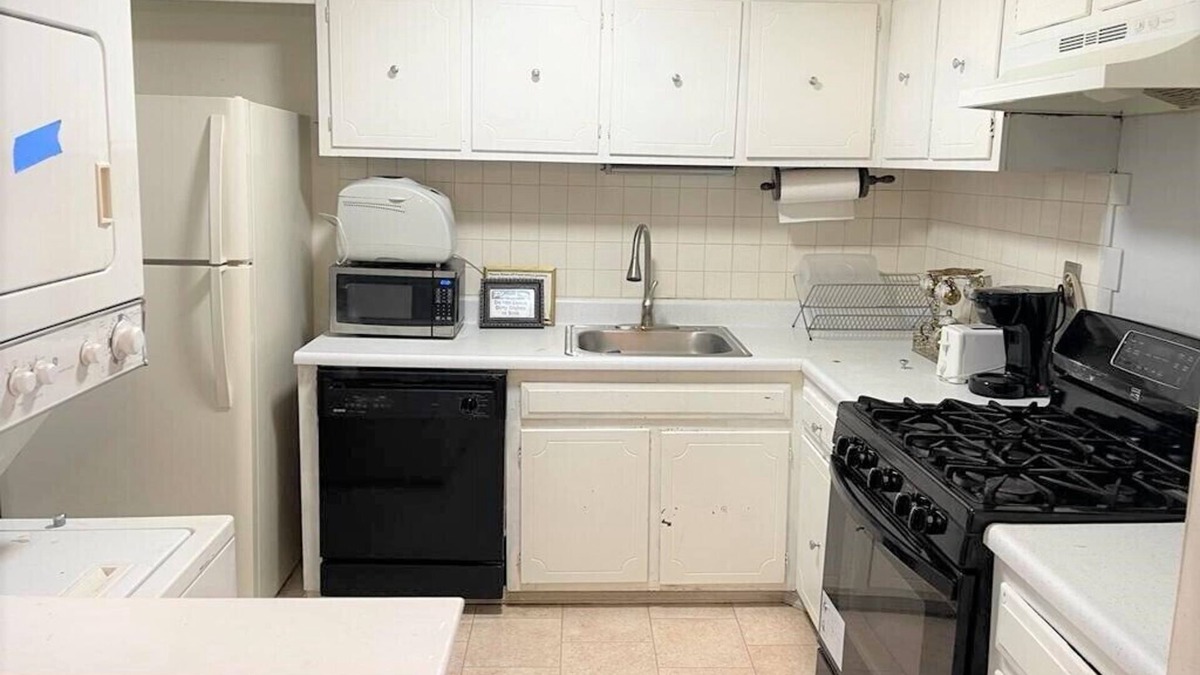 Eastwick Apartment | Shanghai 2900 - Vintage Oriental Style 2BR Apt w Parking near Airport