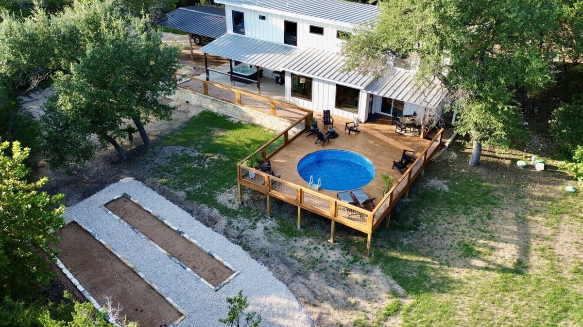Dripping Springs Apartment | Shangri La with Pool, Arcade, and Hot Tub