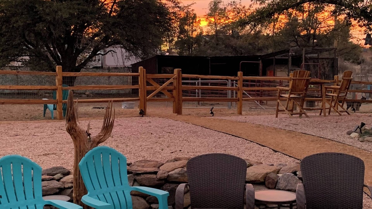 Williamson House | Shanti Ranchette - Bring the Horses and the Family!