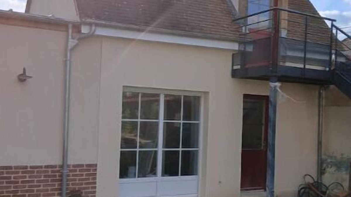 Beauvais Apartment | Shared house - Studio floor