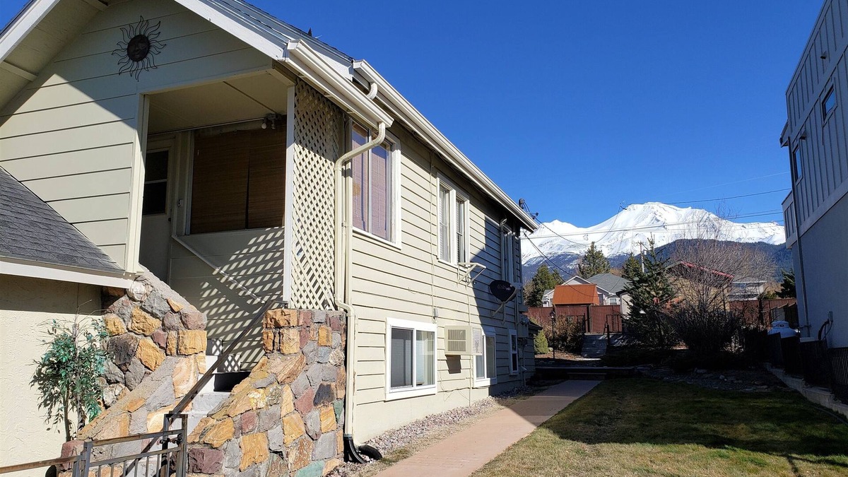 Mount Shasta Condo | Shasta Harmony, Perfect mountain views & Hot Tub.