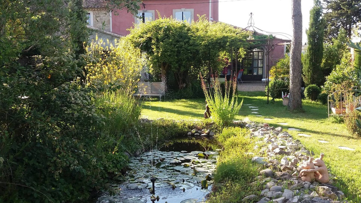 Cheval-Blanc House | Shed renovated with charm, swimming pool and bucolic garden at the foot of the Luberon