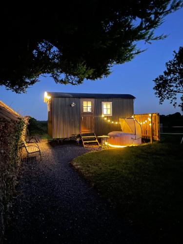 Mount Nugent House | Sheelin Huts Blue, Hot-tub available From 1st April until 1st November