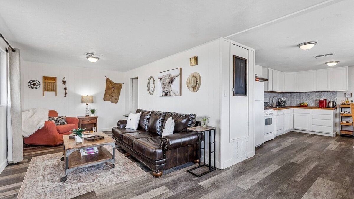 Williams House | "Sheep Cattle Ranch Homestead" · Sheep Cattle Ranch Homestead-Grand Canyon-Dbl L