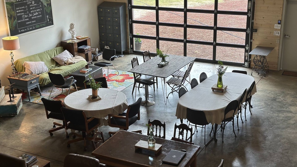 Montevallo House | Sheep Farm - Unique Space - Amazing Views