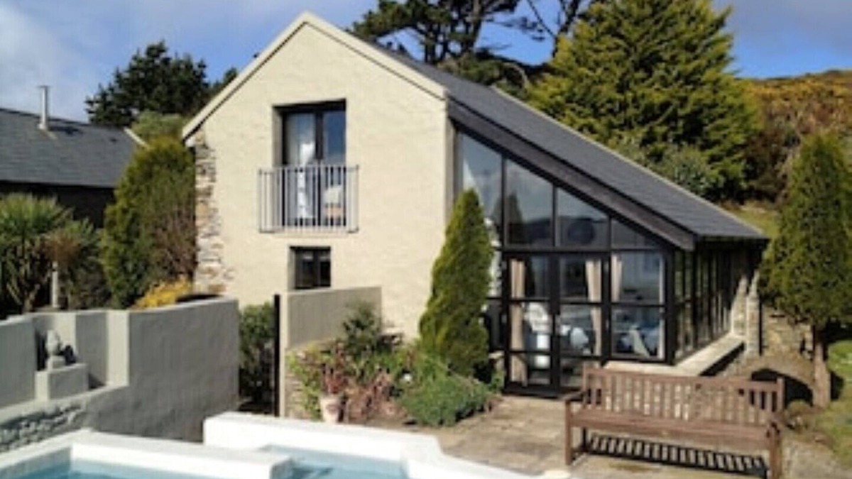 Ardnatrush House | Sheep's Head Barn Conversion Overlooking Dunmanus Bay