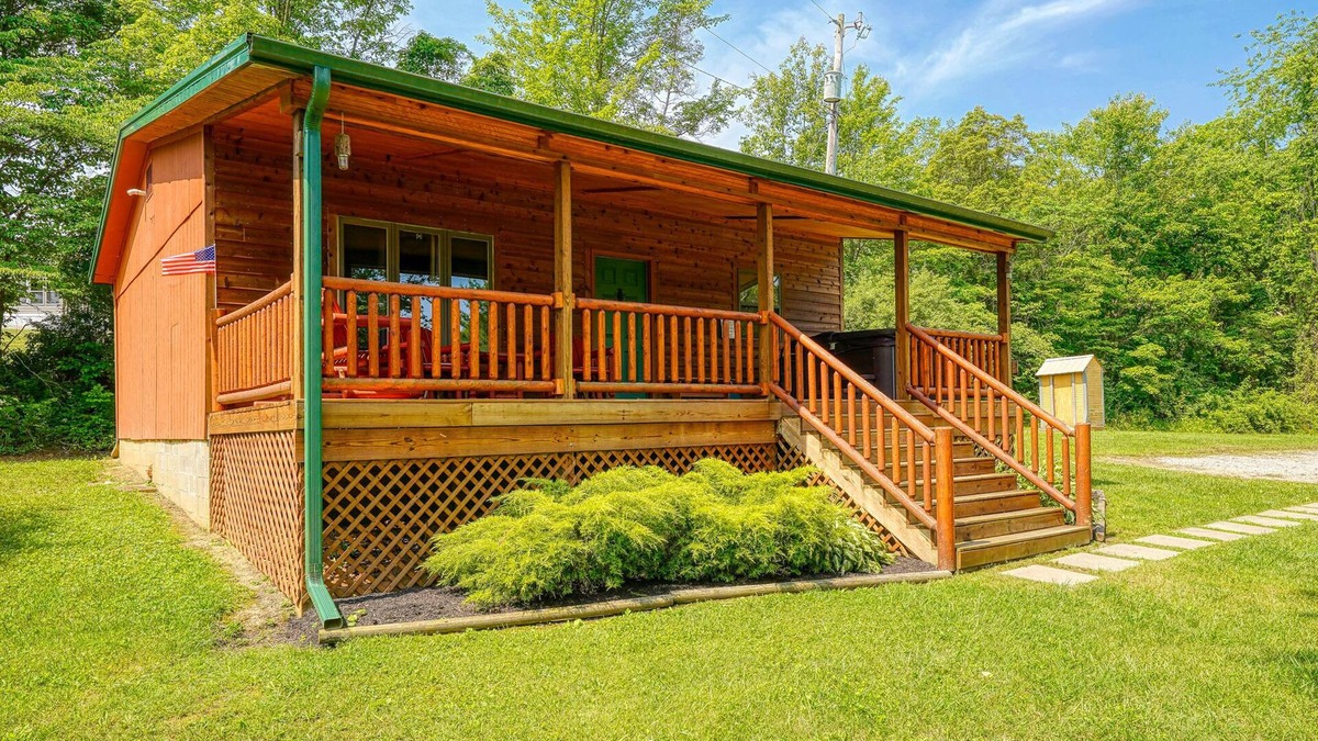 New Plymouth Cabin | Sheets Retreat | Hocking Hills
