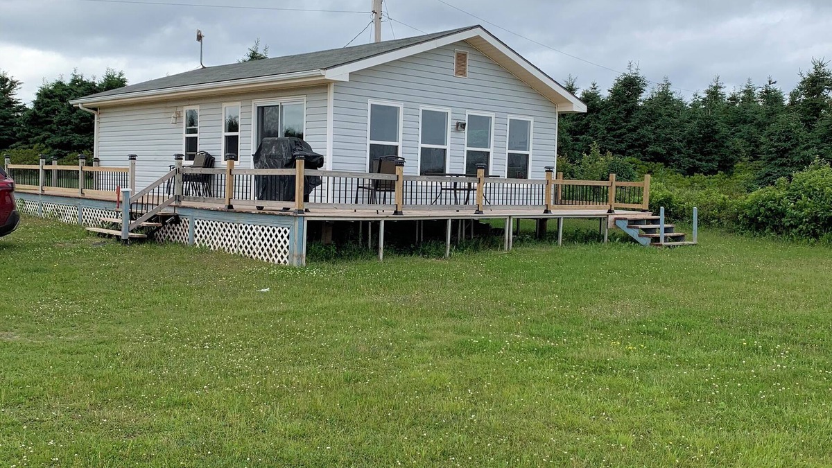 Prince County House | Sheila’s Waterfront Cottage