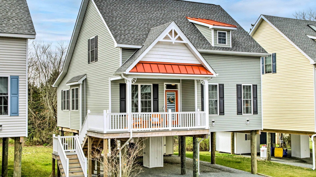 Cedar Neck House | 'Shell Cottage' w/BBQ: 4 Mi to Bethany Beach!