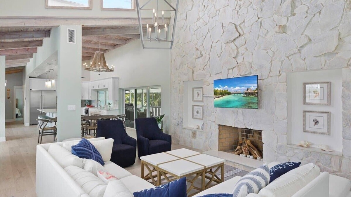 The Dunes House | Shellbound House Spectacular Lakefront Home With Pool in Dunes Golf Community