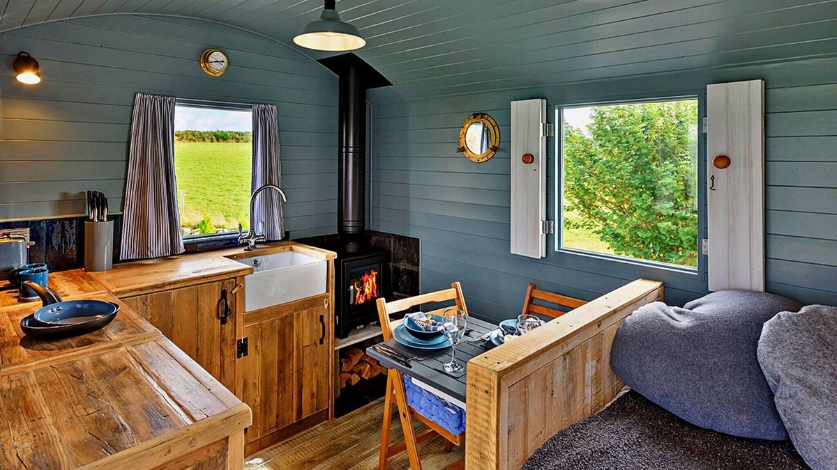 Rhyd-y-clafdy Ski Chalet | Shepherd's Hut on Llŷn Peninsula by Private Lake