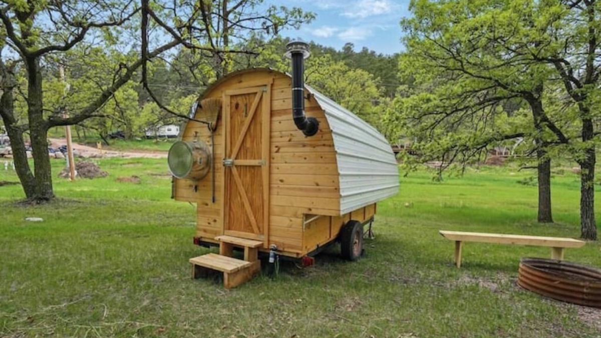Hermosa House | Shepherd's Wagon #3 Near Mt. Rushmore
