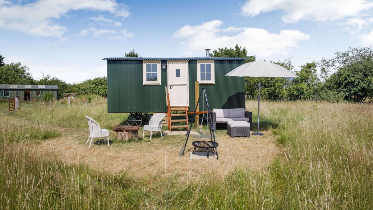 Shipton under Wychwood Cabin | Shepherds Hut in the Cotswolds - Littlestock