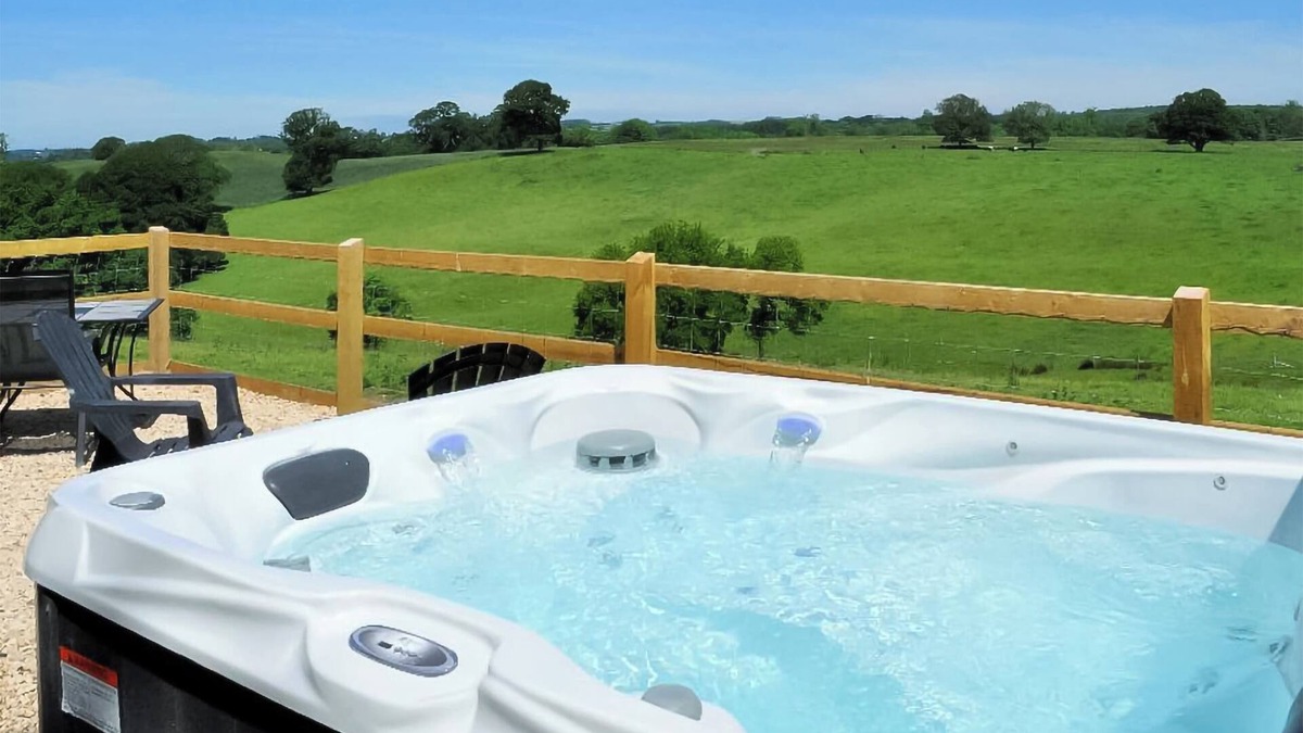 Alderbury Cottage | Shepherds Hut Retreat