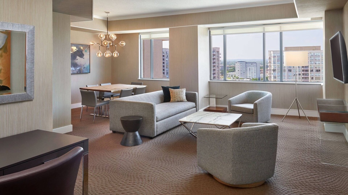 Richmond Hill Hotel | Sheraton Parkway Toronto North Hotel & Suites