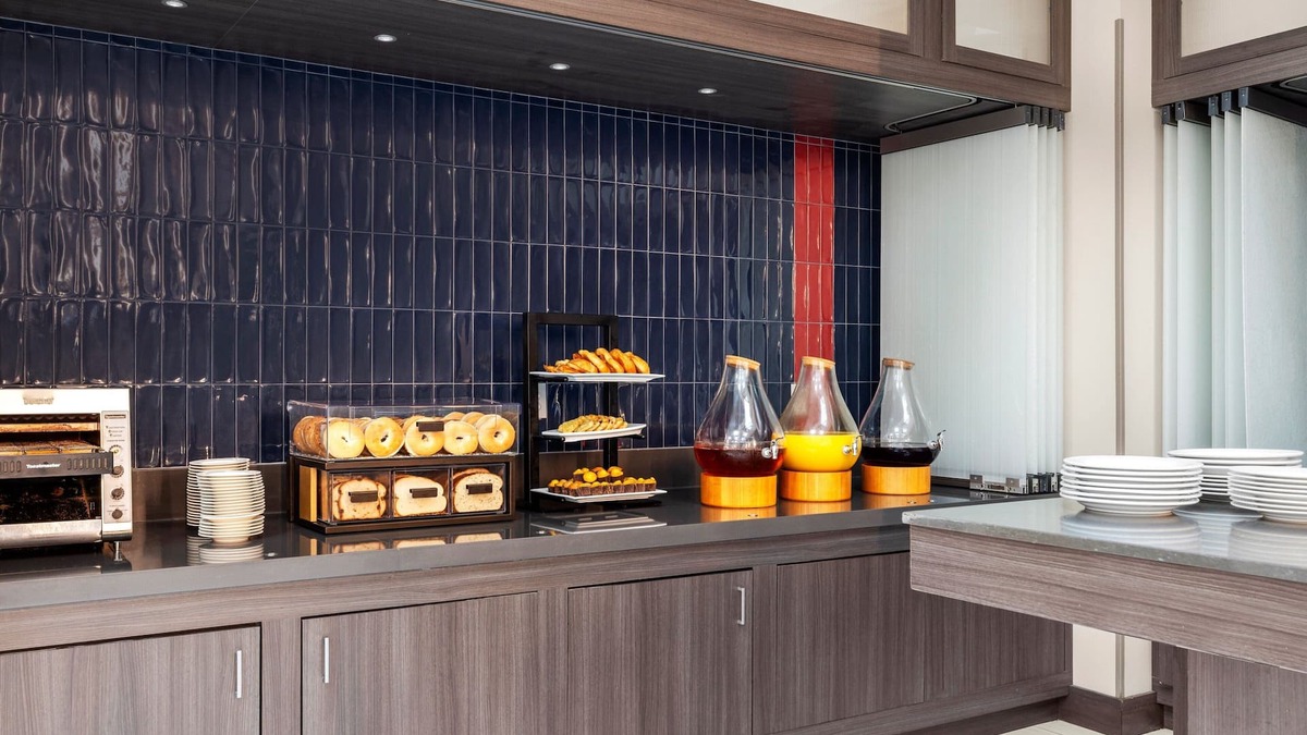 Cumberland Hotel | Sheraton Suites Galleria-Atlanta