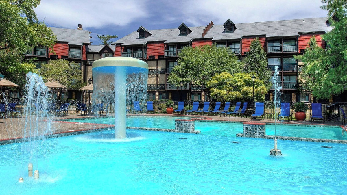 Maryland Heights Hotel | Sheraton Westport Chalet Hotel St. Louis