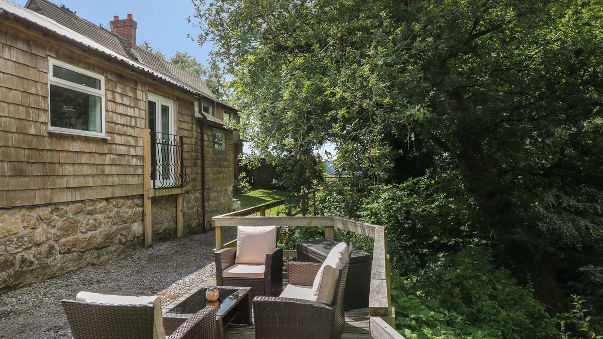 Sticklepath Cottage | SHILSTONE LODGE, pet friendly, character holiday cottage in Chagford