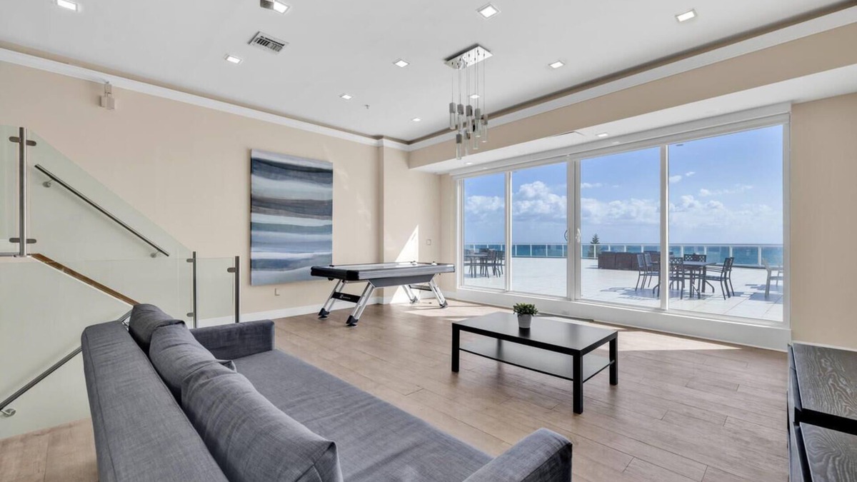 La Gorce Apartment | Shine Suites Balcony Duplex M12.