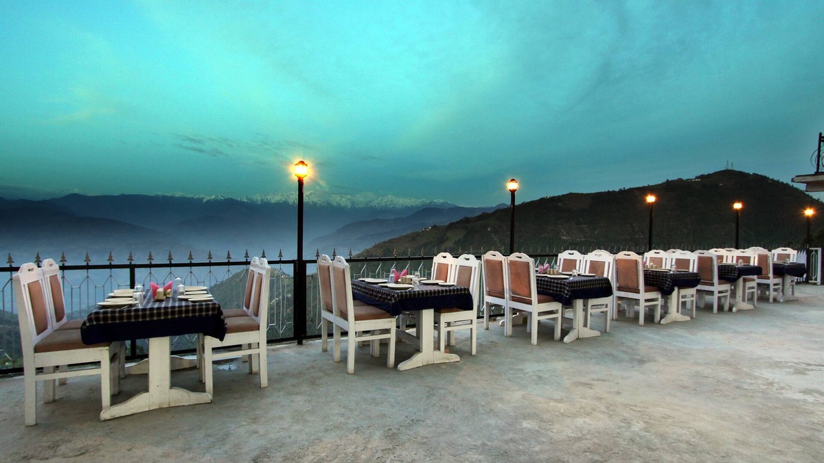 Khajjiar Hotel | Shining Star Resort