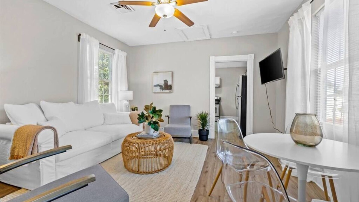 Portsmouth Apartment | Shipside Suite~Modern~ Fast WI-FI~Cozy