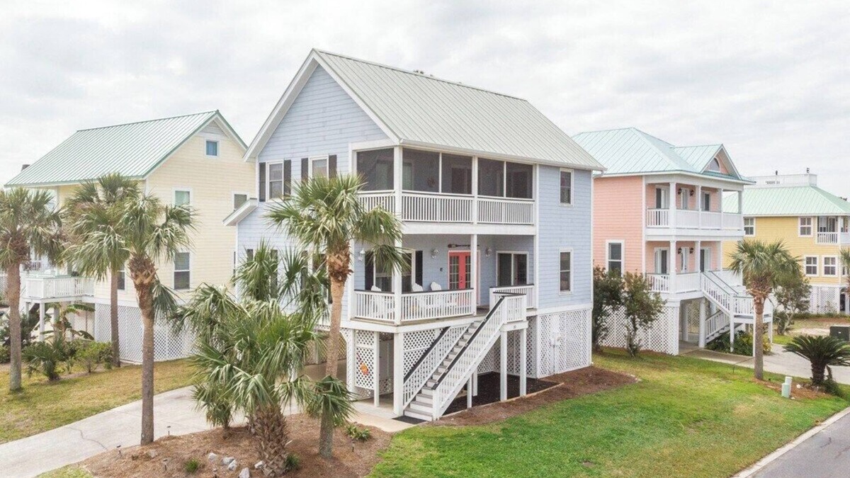 Oceanmarsh Subdivision House | Shipwatch Beach House - Ocean Views! Shared Pool!