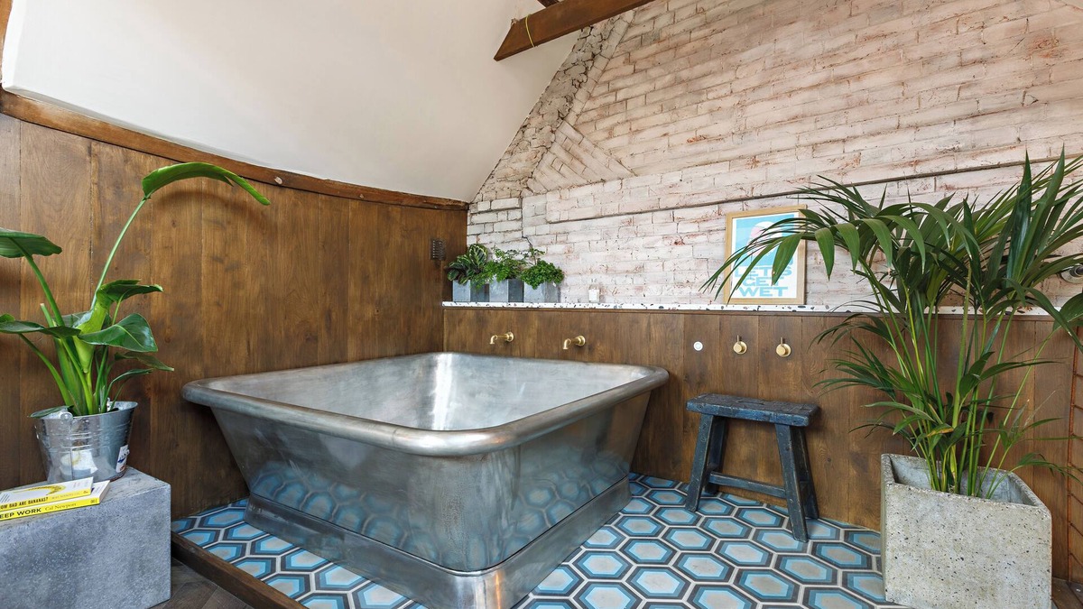 Holt Apartment | Shirehall Apartments