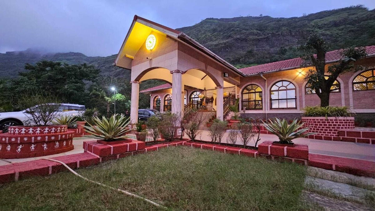 Mangaon Hotel | Shivraj Palace Resort