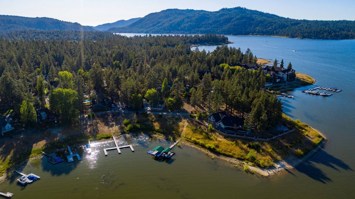 Big Bear Lake Cabin | Shore Acres Lakefront Cabins by Big Bear Vacations