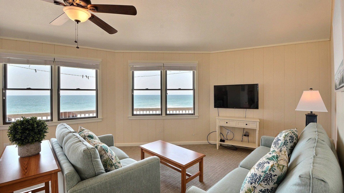 Buxton Cottage | Shore Break Cottage- Steps to Beach- Incredible Views- Community Pool