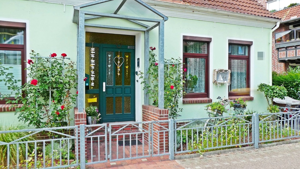 Elsfleth Apartment | Shore deck 1 90sqm² with garden. Important: 2 children up to 3 years free