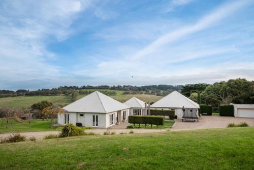 Shoreham House | Shoreham Homestead Walk to Vineyards