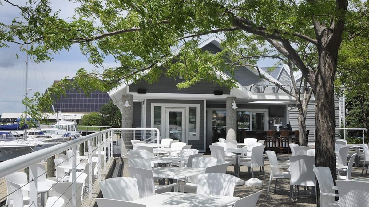Muskegon Hotel | Shoreline Inn & Conference Center, an Ascend Collection Hotel