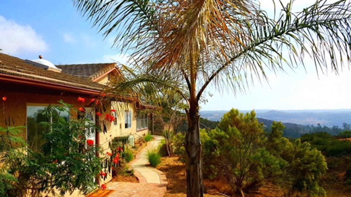 Poway House | Short and long term rental home with breathtaking views!