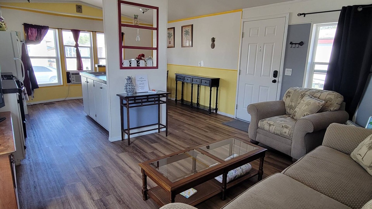 Fernley House | Short, long, pets, kids. Take a peek stay a night or two!