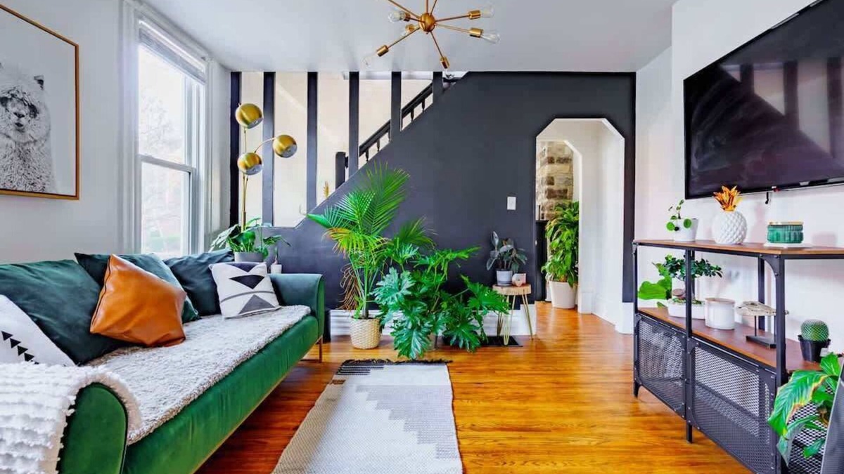 Victorian Village House | Short North - Convention - King Bed - Parking Free