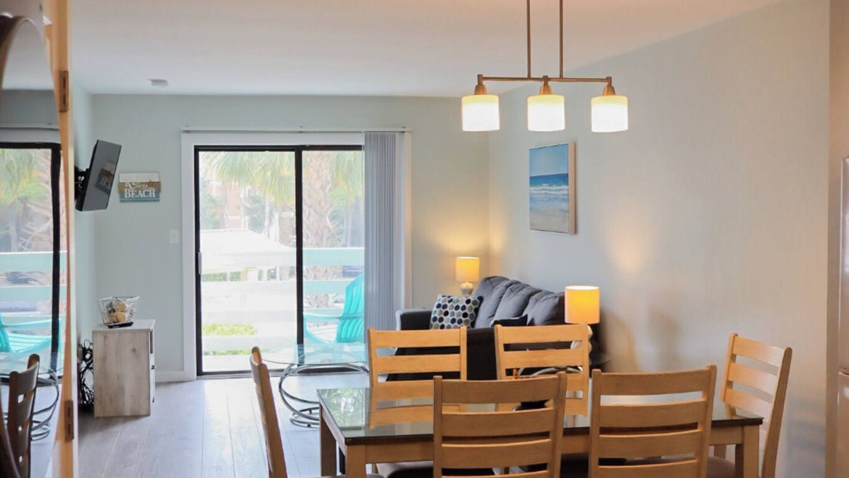 Folly Field Condo | Short Walk to the Beach - Poolside Condo - Fiddler's Cove