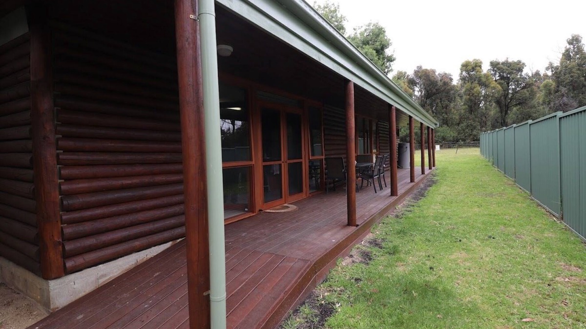 Mallacoota House | Short walk to beaches and town centre