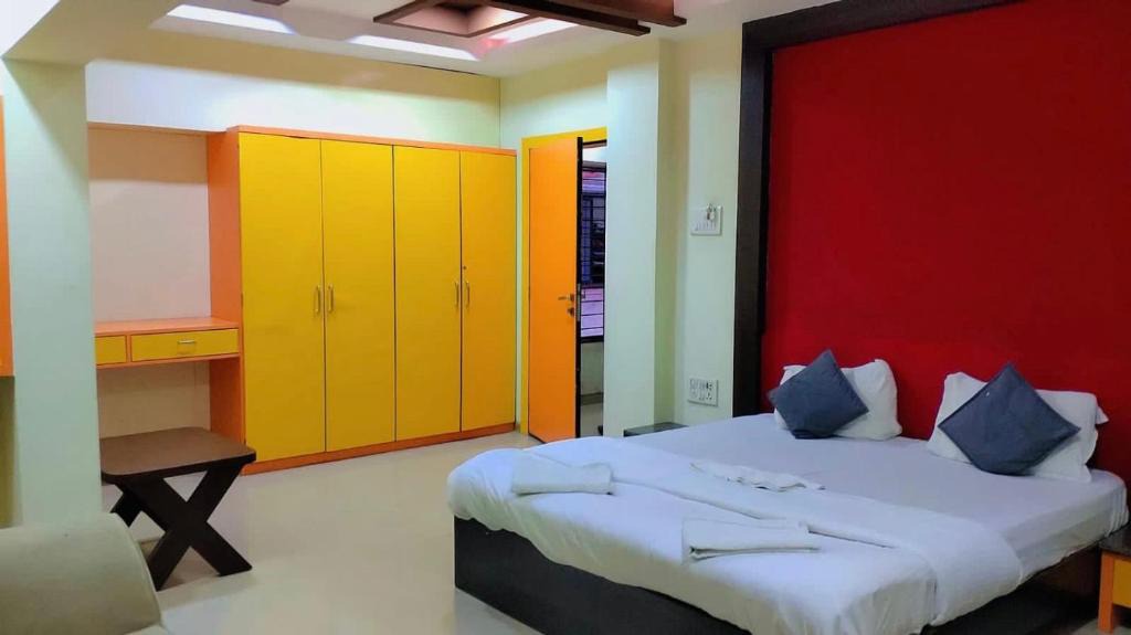 Surathkal Hotel | SHREE KRISHNA PALACE