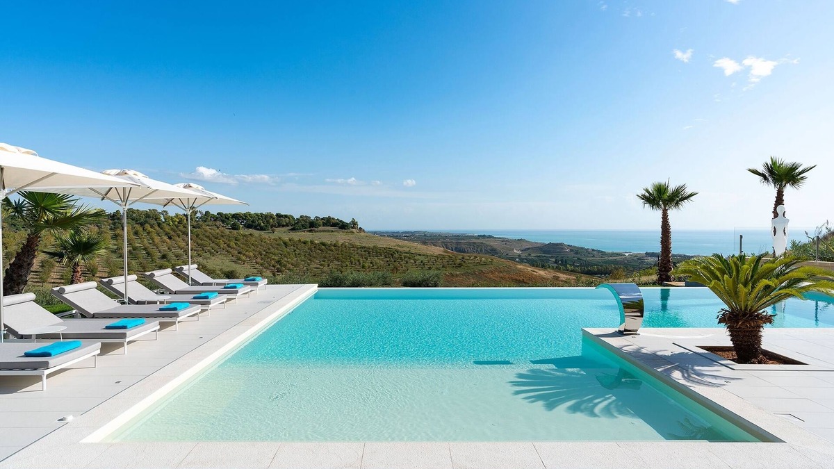 Ribera Villa | Sicily villa rental near seaside with pool, views, Wi-Fi and air conditioning