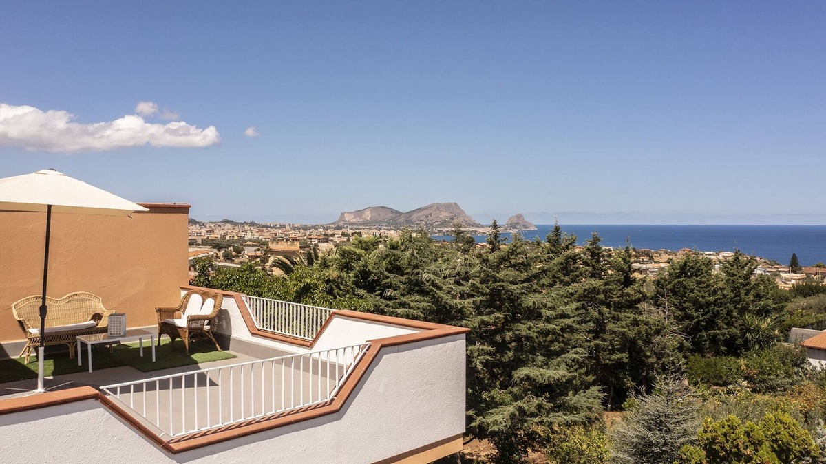 Torre Colonna-sperone Villa | SICULI HORTIS SEA HOME – Jacuzzi, A/C, Parking, Alarm, 24/7 Video Surveillance