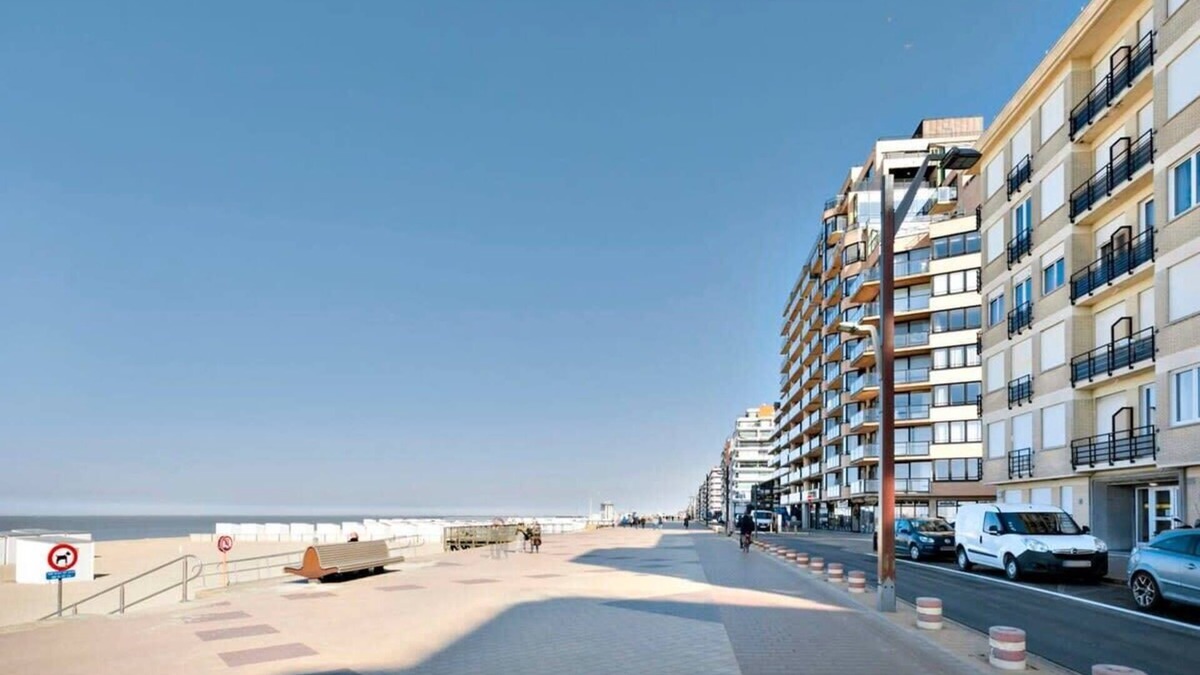 Knokke Apartment | Side Sea View Apartment & 2 Free Bikes - Huswell