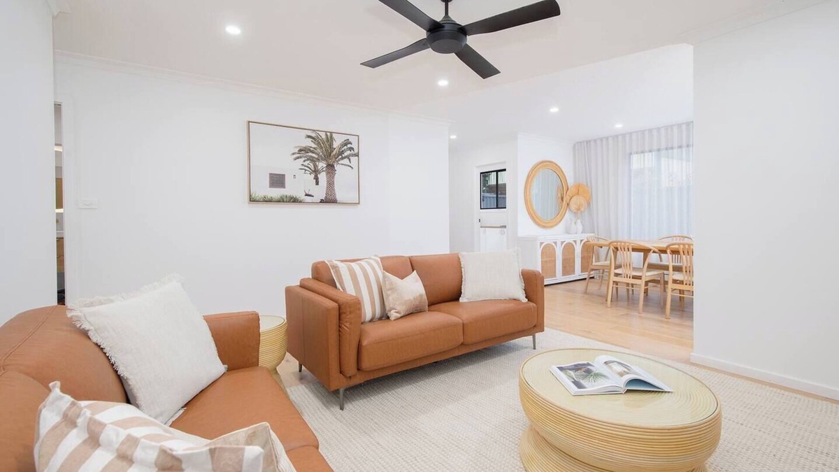 Merewether Heights House | Sienna Cove Elegant Retreat near Merewether Beach
