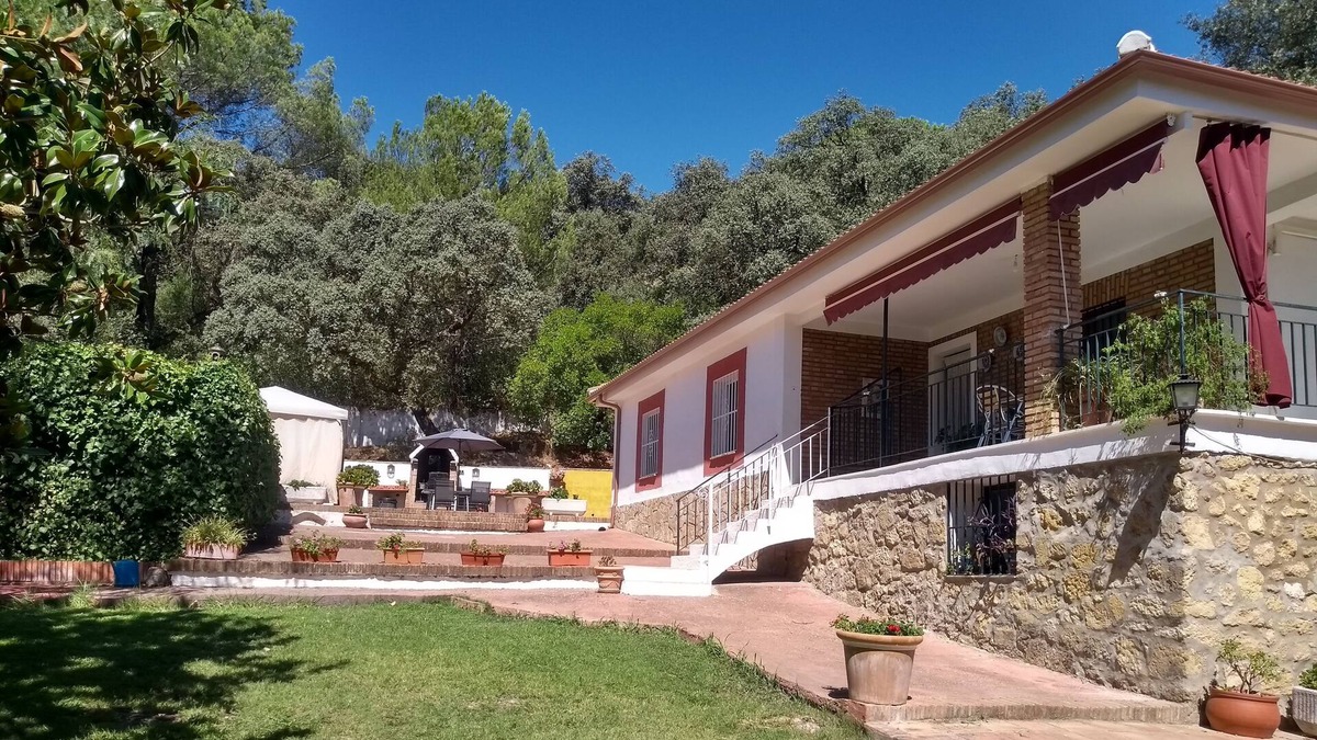 Santa Maria de Trassierra Ski Chalet | Sierra of Córdoba. Ideal Groups.