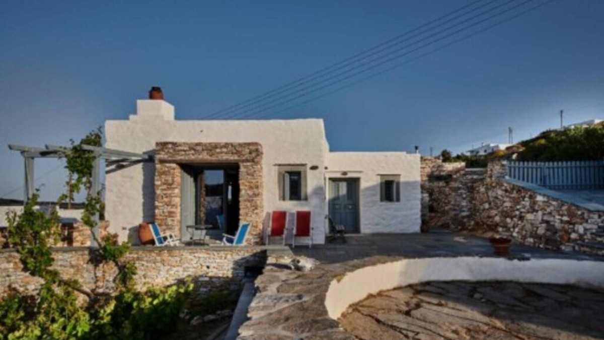 Platis Gialos House | Sifnos Home - A Tranquil Island Getaway