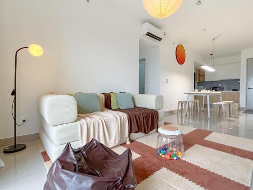 Kampung Pinang Baik Apartment | Signature 3-bedroom w Kiara Bay view