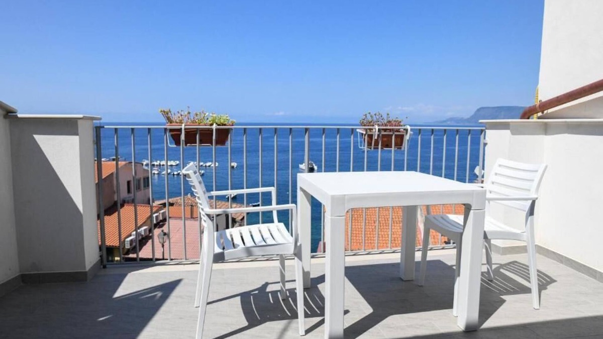 Scilla Bed & Breakfast | Signora Tita B&B Chianalea Scilla