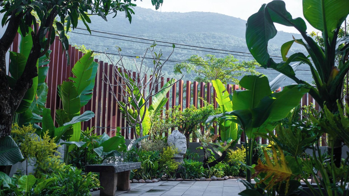 Son Tra Villa | Sila Mandala Villa - Luxurious 5-bedroom villa with WiFi, AC in fabulous Đà Nẵng