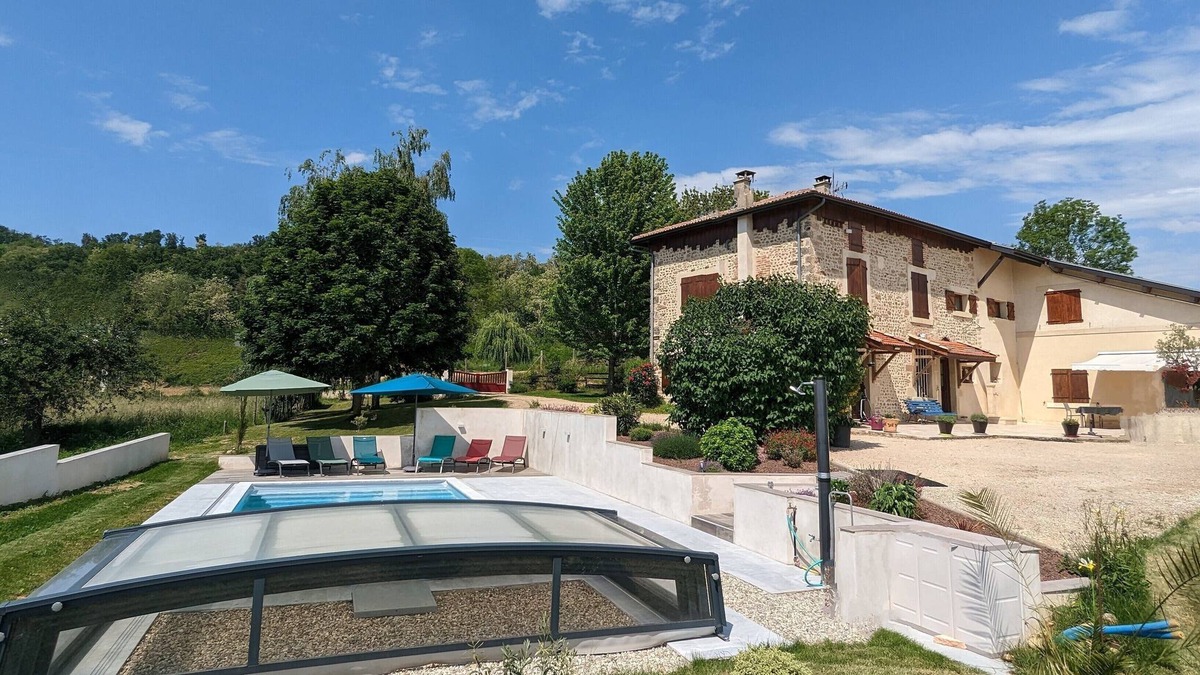 Montmiral House | Silence and fullness in a haven of peace
